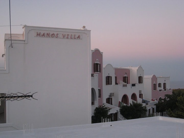 Manos Villa