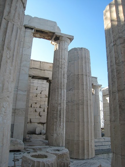 屹立不倒的大理石柱