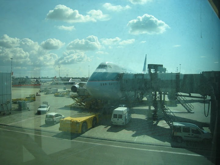 載我地回港的國泰航機