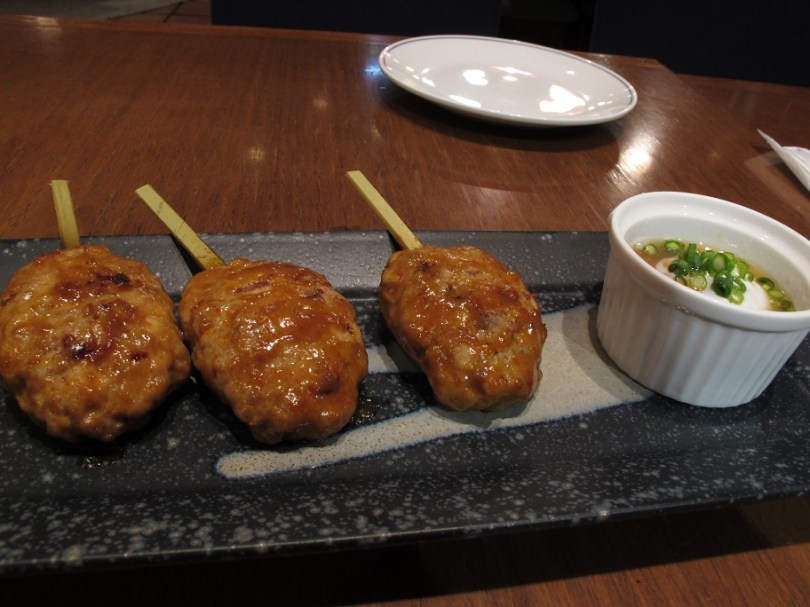 已經忘了這是不是牛舌，但右邊那個應該是溫泉蛋