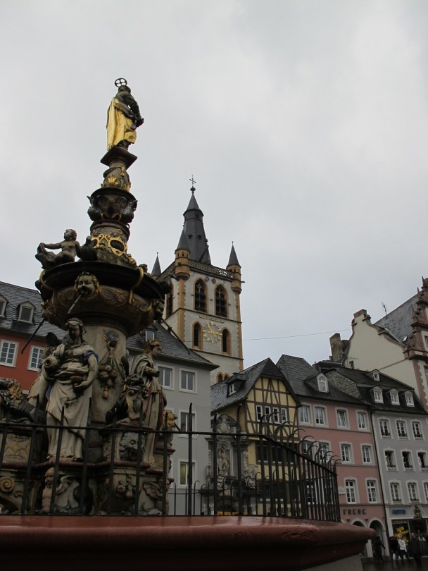 廣場上的一個像