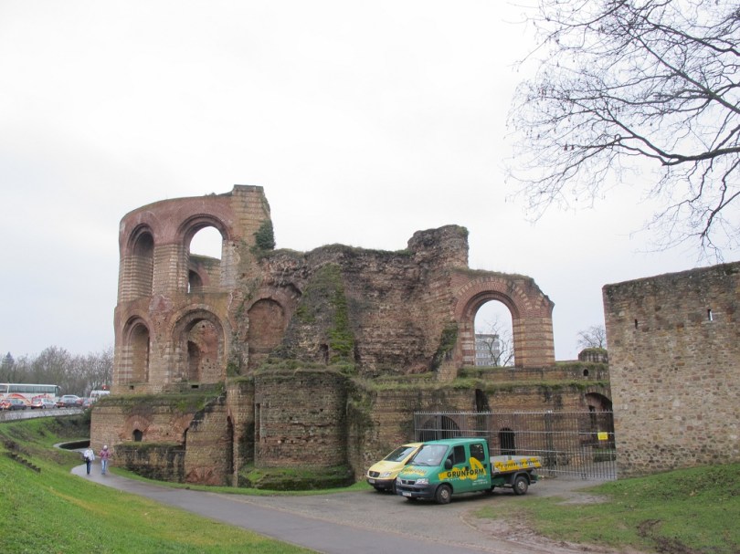 建於四世紀的凱撒浴場 Kaiserthermen