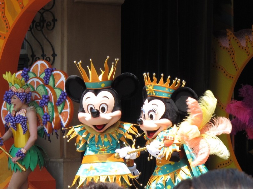 表演中的Mickey & Minnie