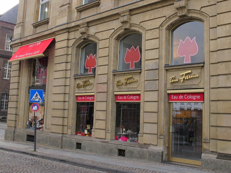 這是另一個牌子的古龍水Tina Farina