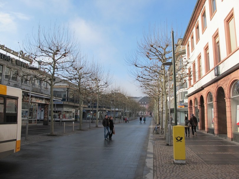 星期日的幽閒小鎮