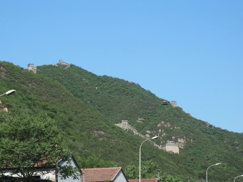 未到八達嶺已看得到長城