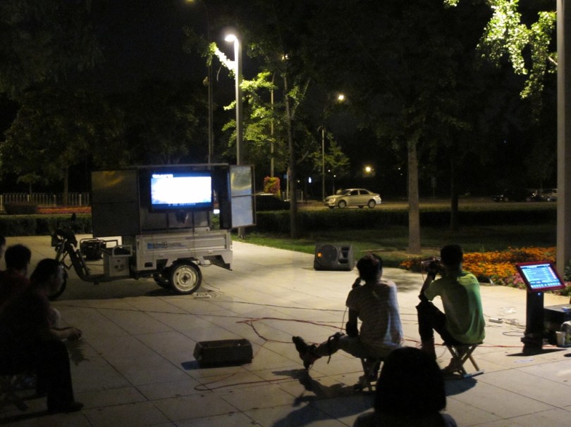 回程時看到流動卡拉ok專車 LoL