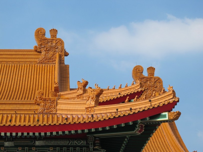 又看到騎鳳仙人與一眾垂脊獸